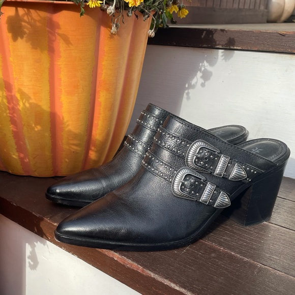 Frye Flynn Belted Mule
